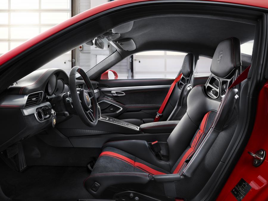 Интерьер Porsche 911 GT3 2017 года  (WW) (фото 17 из 86)